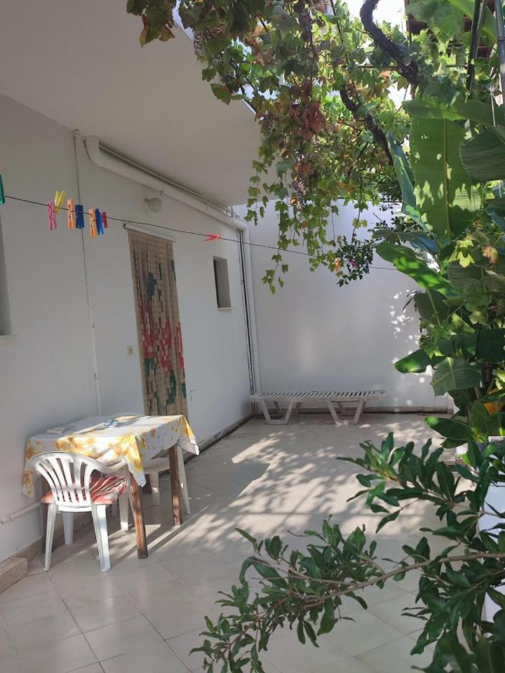 Eftichia Apartment Róda Kültér fotó